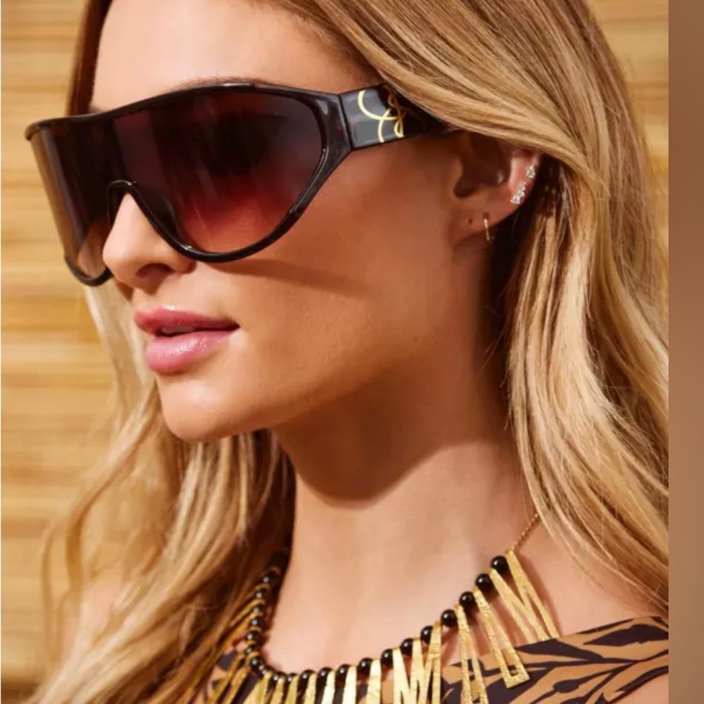 Jessica Simpson oversized wrap around sunglasses in tortoise